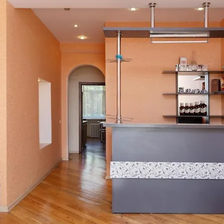 Nezavisimosti 40 Apartment