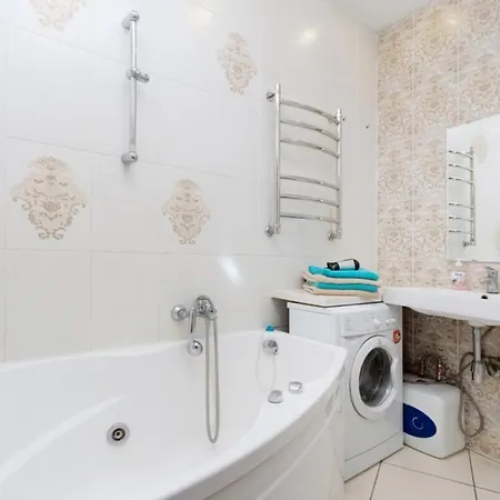 Apartment Nezavisimosti 40 *
